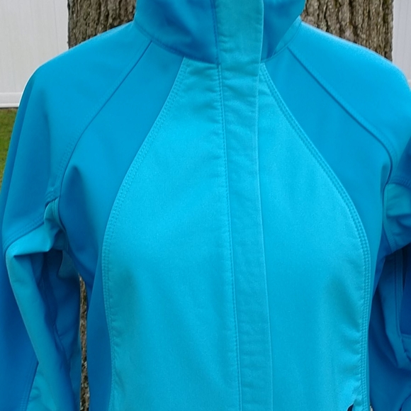 L. L. Bean Lightweight Jacket - Picture 2 of 13